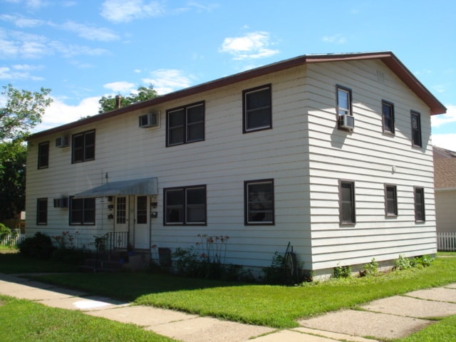 Building Photo - 1133 9th St S