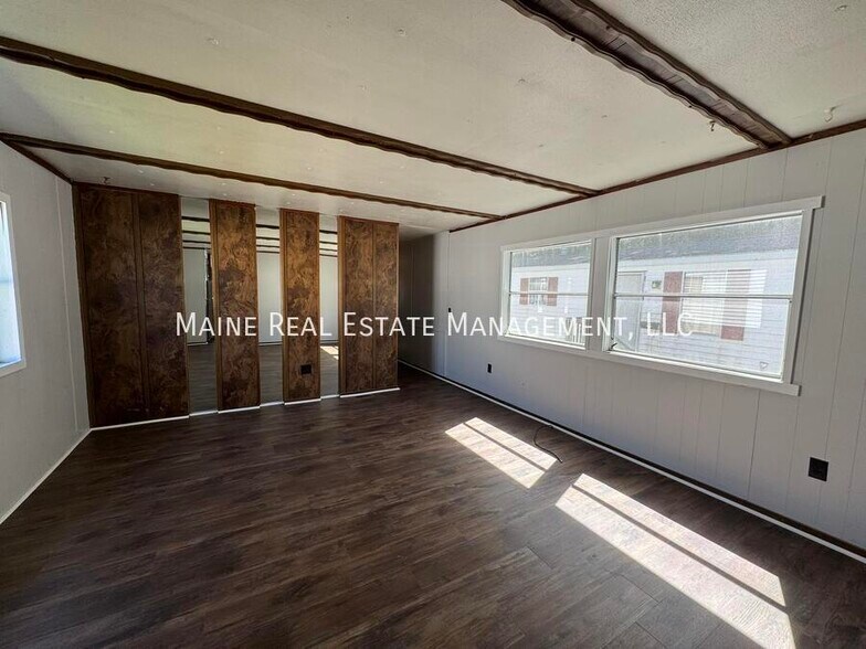 Building Photo - 10 Goodwin Lp
