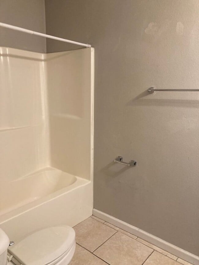 Building Photo - 3 Bedroom Gulfport Townhouse