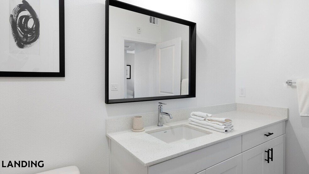 Building Photo - 760 S Boulder Hwy