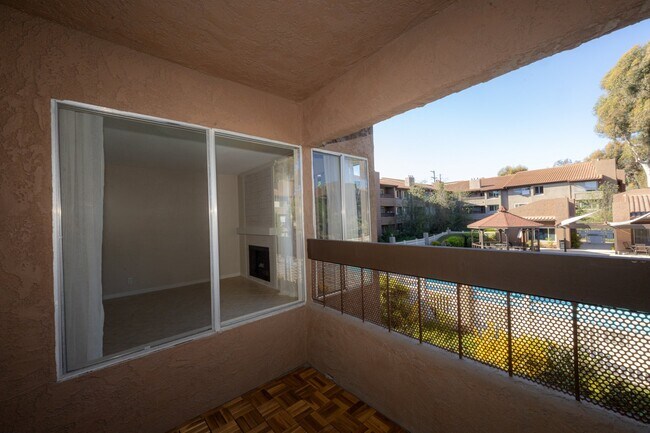 Building Photo - 10350 Caminito Cuervo