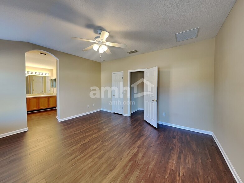 Building Photo - 9215 Hawks Haven Ct