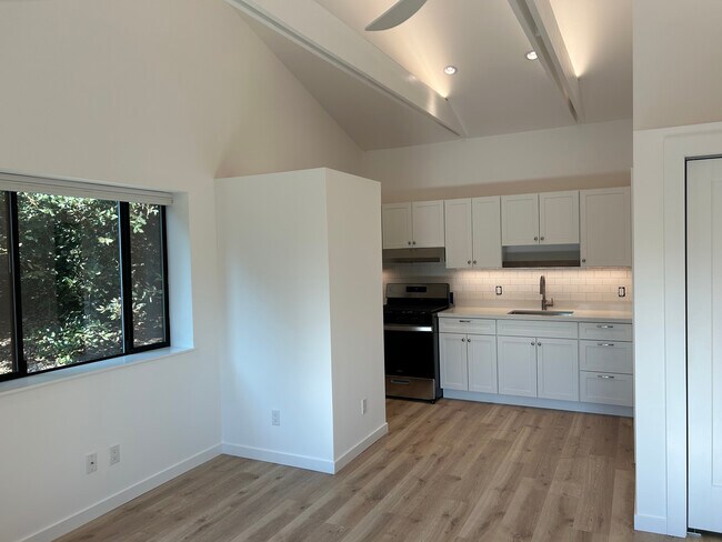 Studio to Kitchen - 16575 Franklin Rd