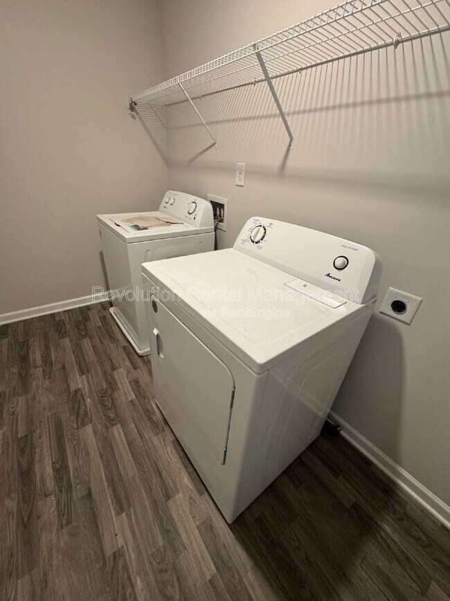 Building Photo - 4903 Hillstone Dr