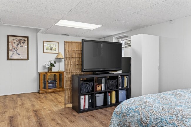 Building Photo - 462 Worthington Rd