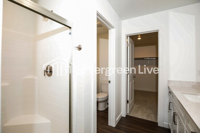 Building Photo - 896 Knowledge St