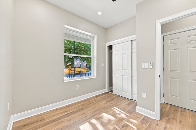 Building Photo - 872 N 46th St