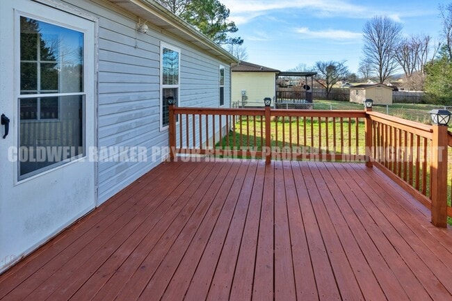 Building Photo - 345 Yoakum St