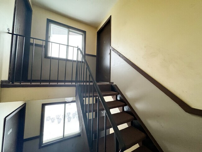 Building Photo - 2529 Spring St