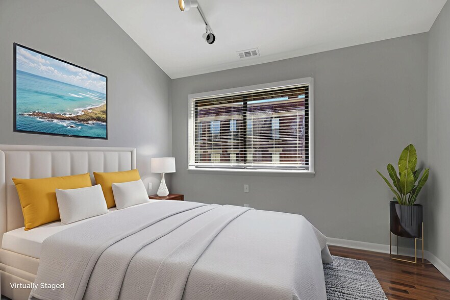 Building Photo - 2410 Grandview Ave