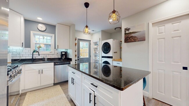 Building Photo - 1328 Morris Rd SE