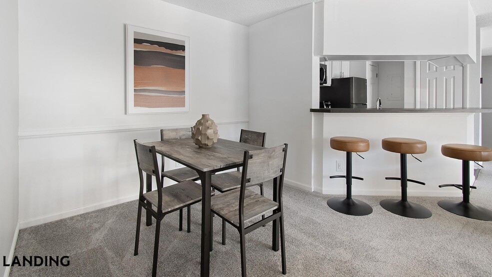 Building Photo - 10263 Whispering Forest Dr