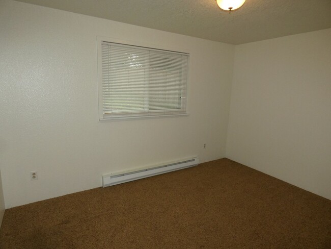 Building Photo - APPLICATION PENDING - West Side Wonderful!