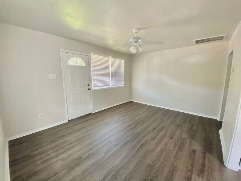 Building Photo - 8432 Garland St