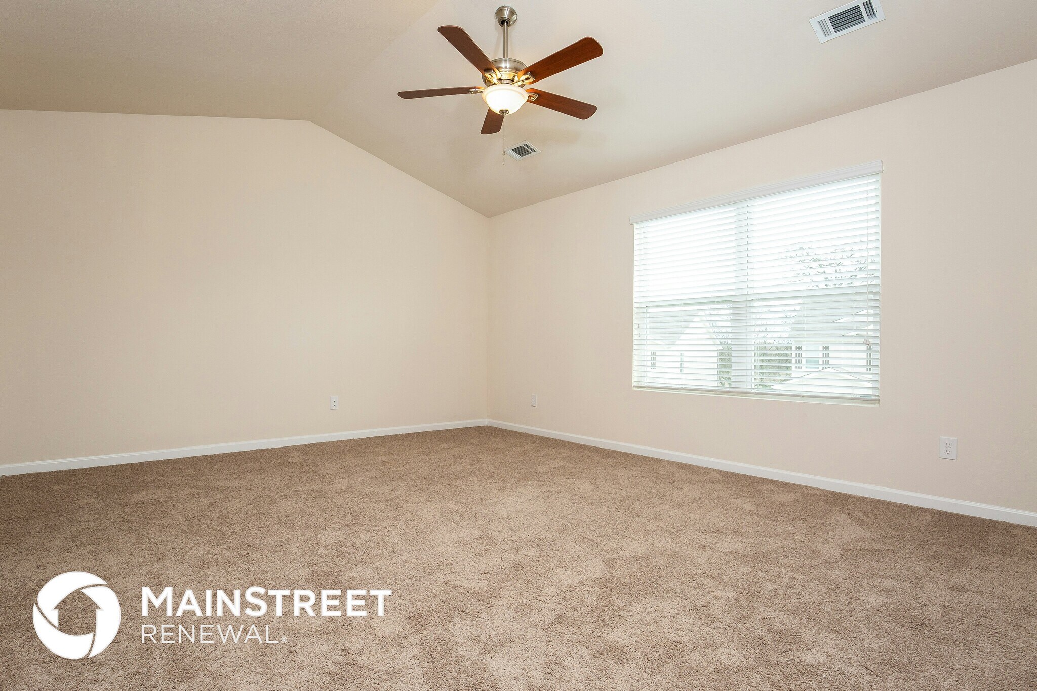 Building Photo - 2520 Queen Bee Dr