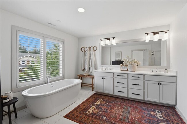 Building Photo - 4bd/2.5ba Carnation Home