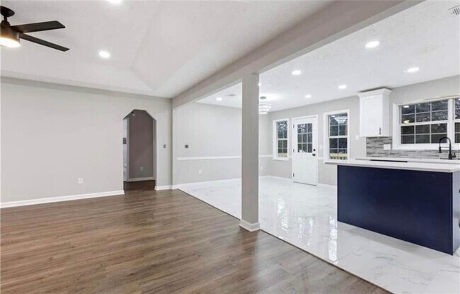 Building Photo - 934 Bay Ridge Dr