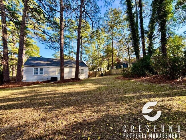 Building Photo - Charming 3 Bedroom 2 Bath Cottage style