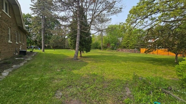Building Photo - 1401 W Brown Deer Rd