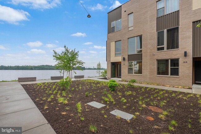 Building Photo - 3212 Evergreen Walk