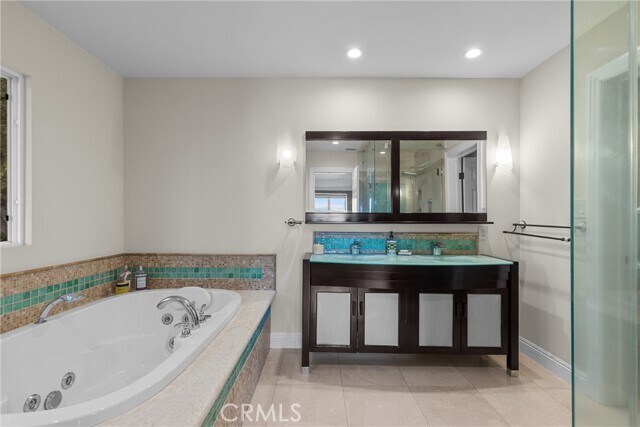 Building Photo - 3435 Oakmont View Dr