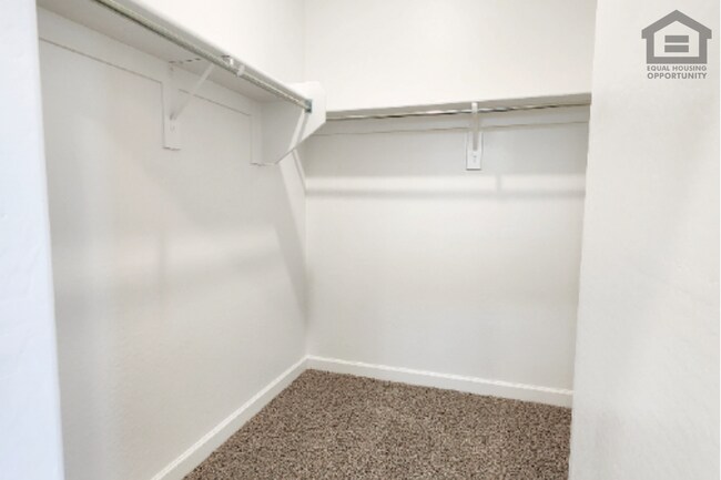 Building Photo - 40110 W Shaver Dr