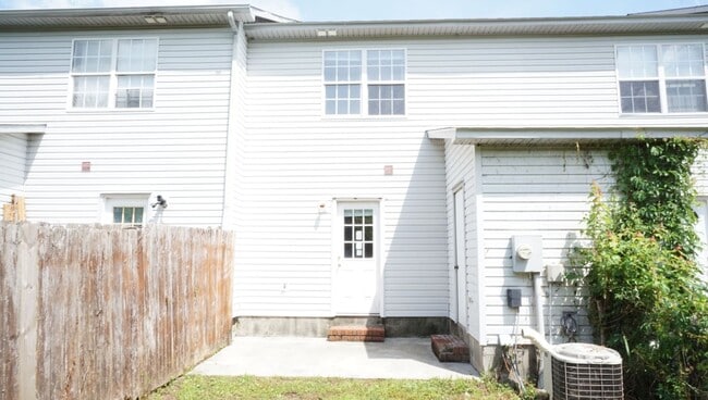 Building Photo - 980 W Pueblo Dr