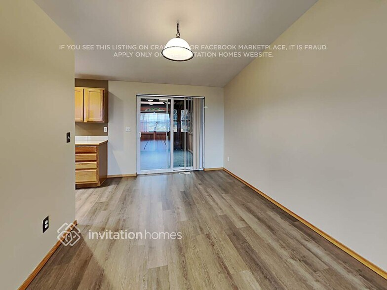 Building Photo - 17617 Upland Dr