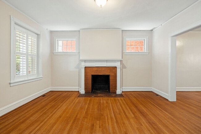 Building Photo - 3 Bedroom Home off of Patterson Ave **Avai...