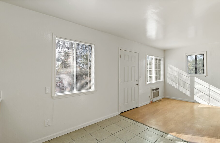 Building Photo - 300 McKenzie Dr