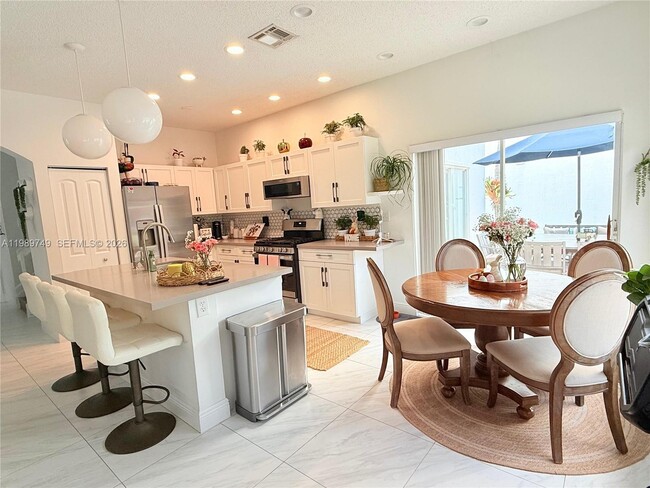 Building Photo - 4021 SW 153rd Ave