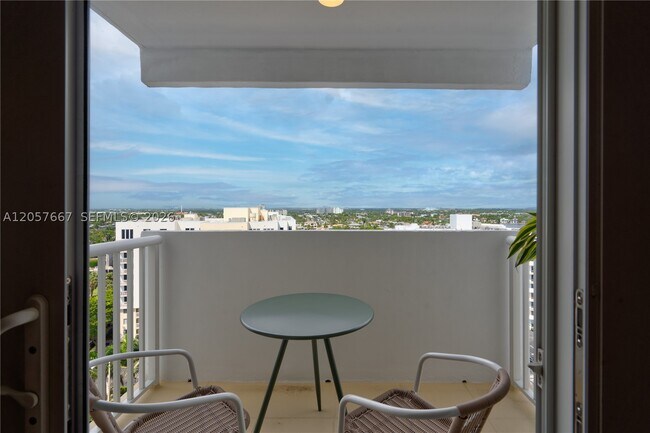Building Photo - 1370 S Ocean Blvd