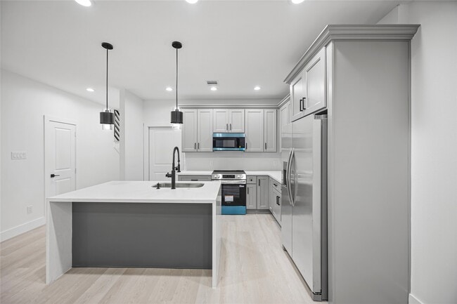 Building Photo - 8218 Lawler St