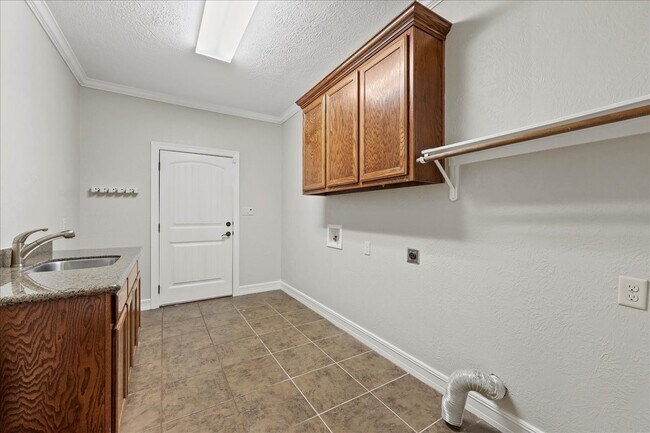 Building Photo - 3490 Prescott Dr