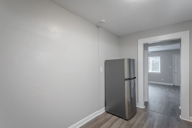 Building Photo - 1006 Glenwood Dr