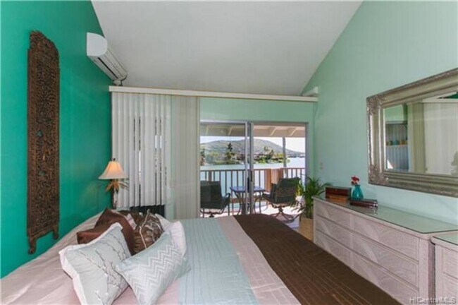 Master Bedroom - 7007 Hawaii Kai Dr