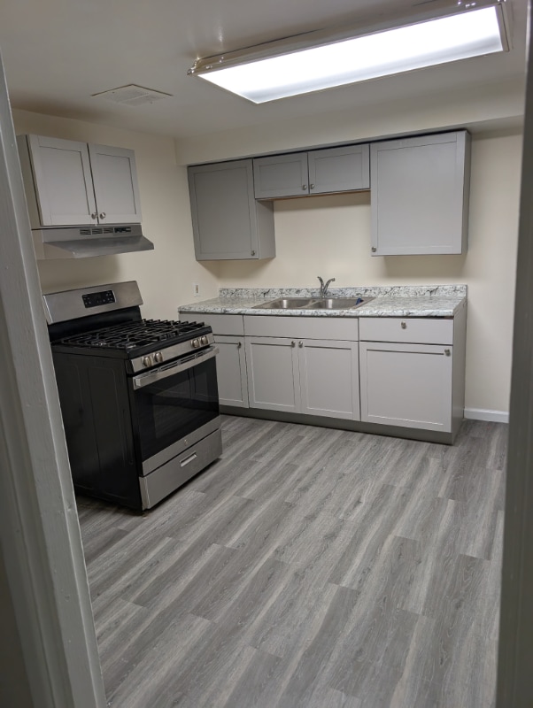 Building Photo - 6930 Silverton Ave