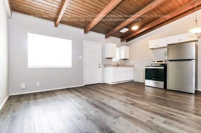 Building Photo - 6532 N 59th Dr