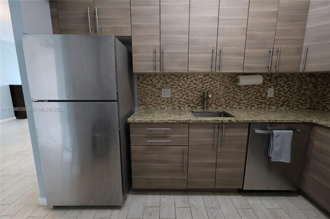 Building Photo - 1985 S Ocean Dr