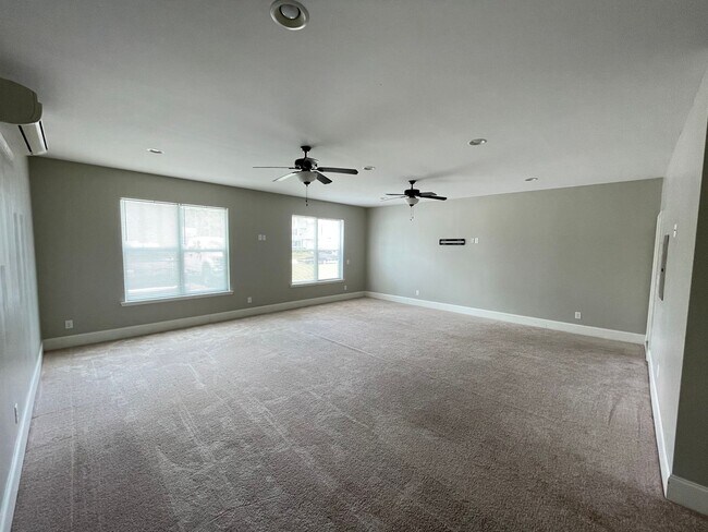 Building Photo - 96 Castlebay Dr