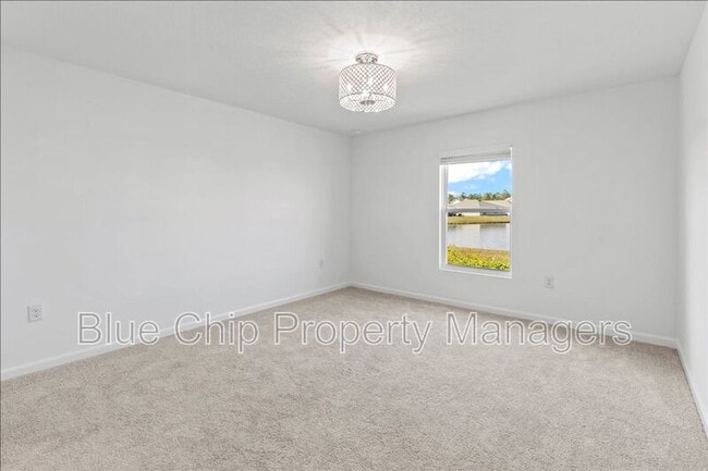 Building Photo - 2295 Green Valley St