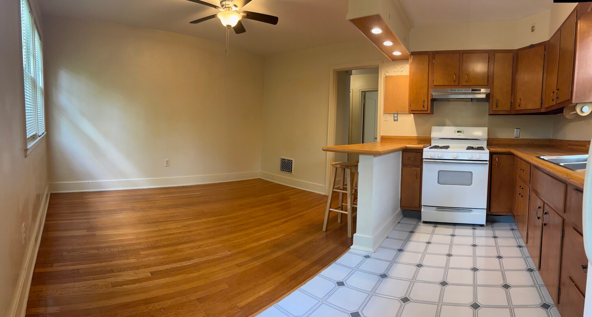 Building Photo - 1233 Bates Ct