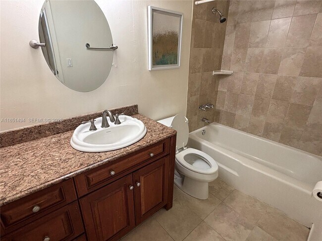 Building Photo - 10810 N Kendall Dr