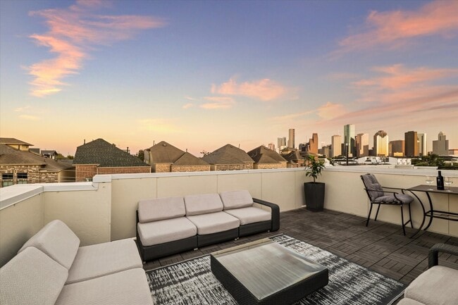 Building Photo - 1717 Silver St