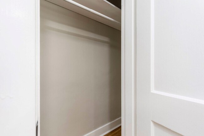 Building Photo - 2220 Auburn Dr