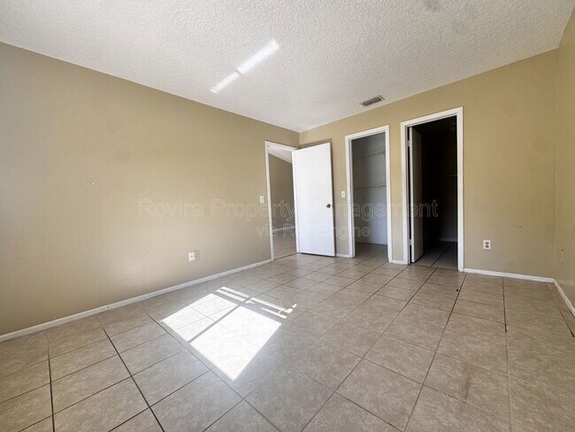 Building Photo - 154 La Paz Dr