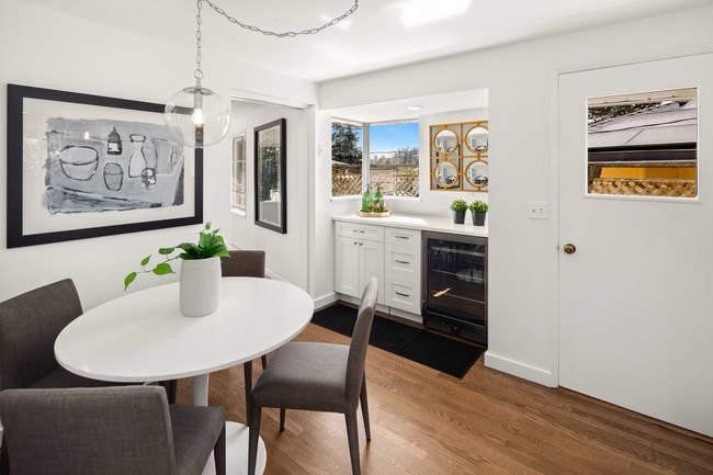 Building Photo - Belvedere Terrace Home