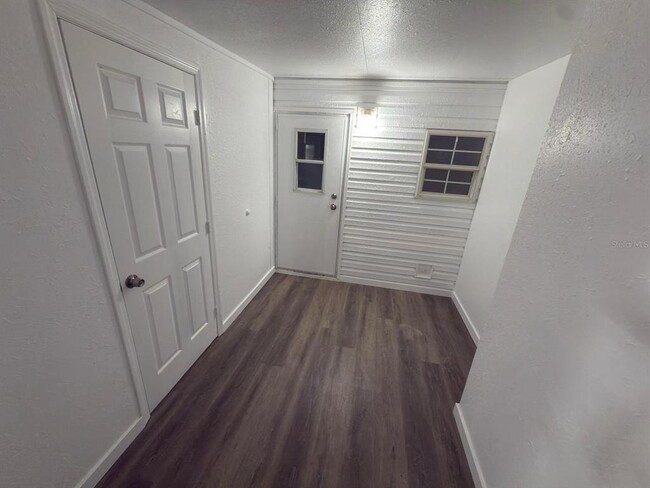 Building Photo - 3000 Clarcona Rd