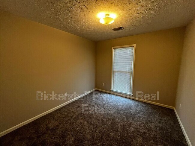 Building Photo - 428 Hannahatchee Ave