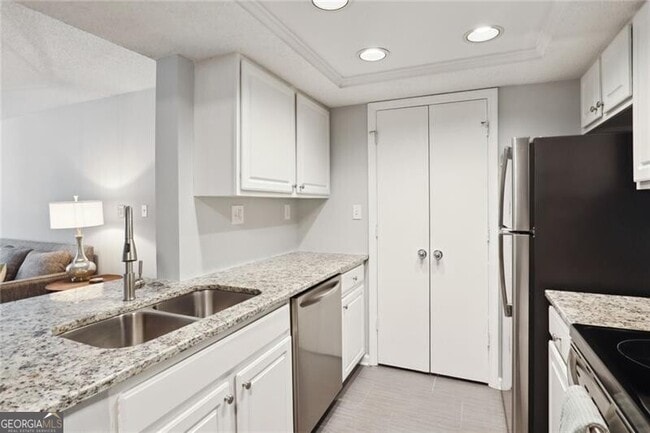 Building Photo - 1018 Chastain Park Ct NE